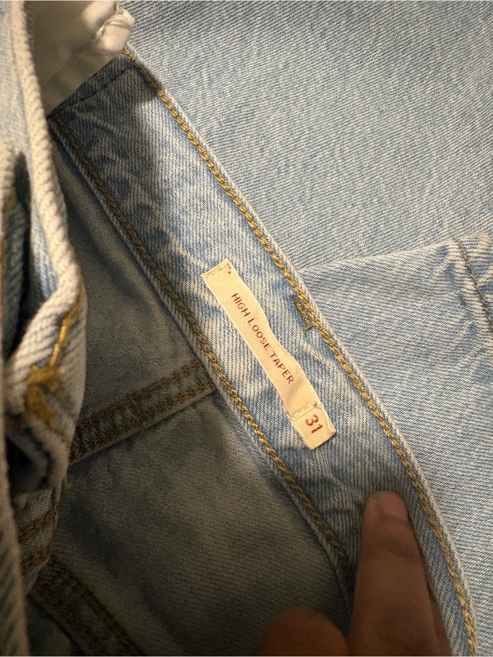 Levi's Light wash high loose taper Women’s Jeans size 31 - Picture 7 of 10